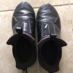 black puma sport shoes